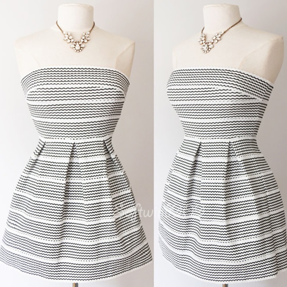 Maniju Dresses & Skirts - Ivory Black Bandage Box Pleated Strapless Dress